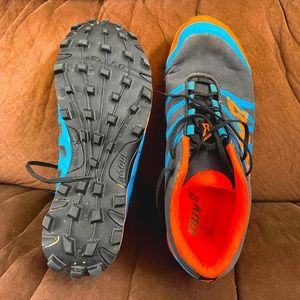 Inov8 X-Talon 200 Like New Mens Trail Shoes Size 10